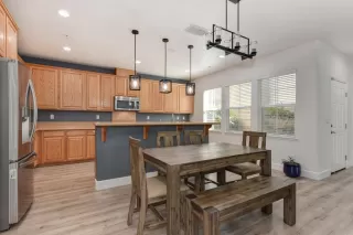 Photo #6: 222042616 Listing
