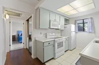 Photo #5: 222042726 Listing