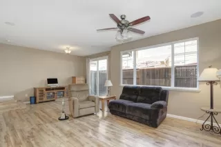 Photo #6: 222043112 Listing