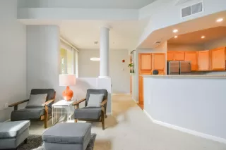 Photo #6: 222043646 Listing
