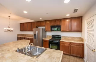 Photo #6: 222043890 Listing