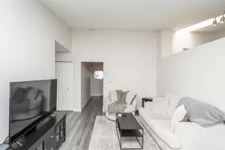 Photo #2: 222043936 Listing