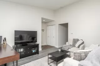 Photo #4: 222043936 Listing