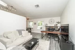 Photo #5: 222043936 Listing