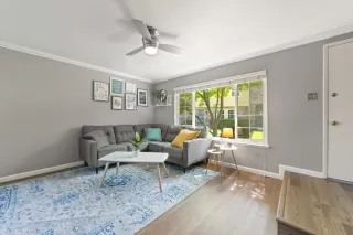 Photo #1: 222044261 Listing 