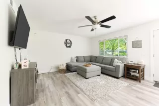 Photo #4: 222044282 Listing