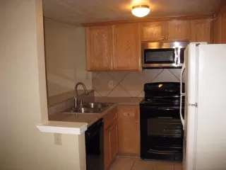 Photo #4: 222044398 Listing