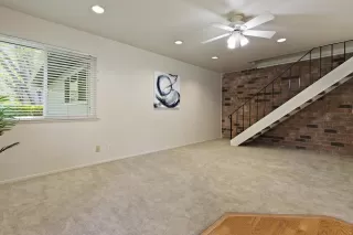 Photo #3: 222044407 Listing 