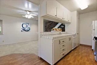Photo #4: 222044407 Listing 