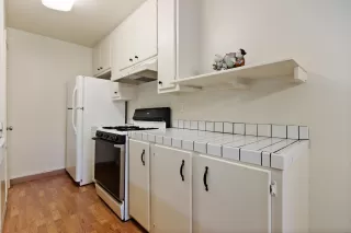 Photo #6: 222044407 Listing 