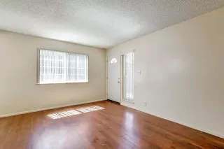 Photo #3: 222044841 Listing