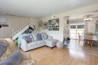 Photo #5: 222044907 Listing