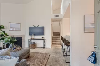 Photo #2: 222045194 Listing