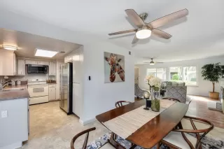 Photo #2: 222046330 Listing 