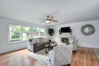 Photo #4: 222046330 Listing 