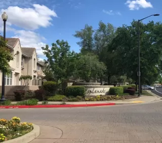 Photo #1: 222046356 Listing