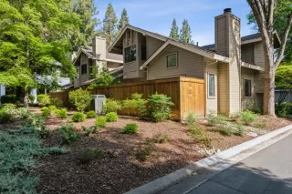 Photo #2: 222046975 Listing