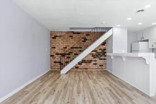 Photo #4: 222047717 Listing