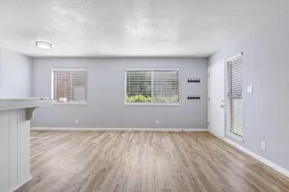 Photo #5: 222047717 Listing