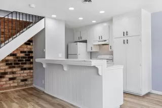 Photo #6: 222047717 Listing