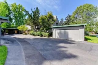 Photo #1: 222047948 Listing