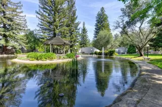 Photo #2: 222047948 Listing