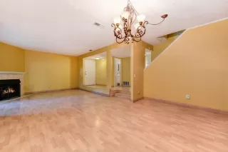 Photo #4: 222047948 Listing