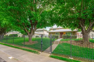 Photo #2: 222047965 Listing