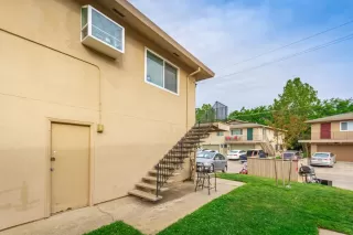 Photo #4: 222047965 Listing