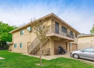 Photo #5: 222047965 Listing