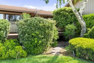 Photo #6: 222048058 Listing