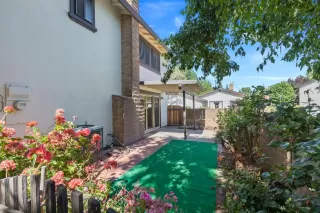 Photo #3: 222048452 Listing