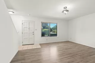 Photo #6: 222048452 Listing