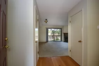 Photo #4: 222048488 Listing