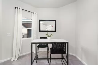 Photo #5: 222048669 Listing