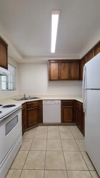 Photo #6: 222048986 Listing 