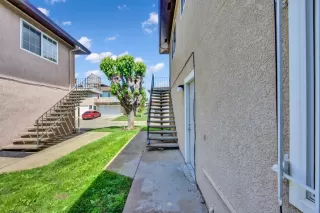 Photo #3: 222049177 Listing