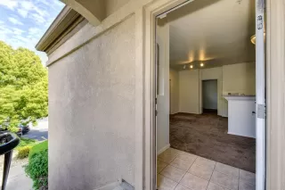Photo #4: 222049194 Listing