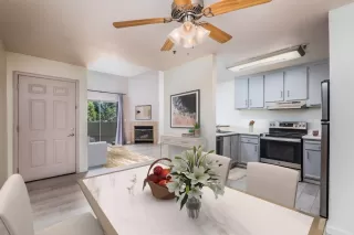 Photo #4: 222049596 Listing