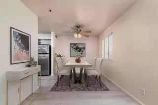 Photo #5: 222049596 Listing