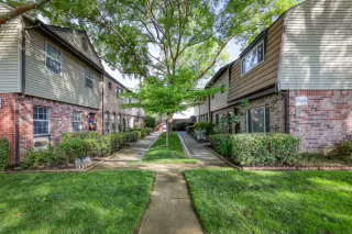 Photo #1: 222049671 Listing