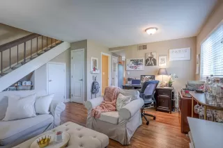 Photo #2: 222049671 Listing