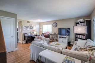 Photo #3: 222049671 Listing