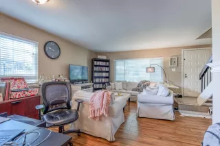 Photo #4: 222049671 Listing