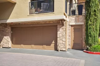 Photo #4: 222049928 Listing