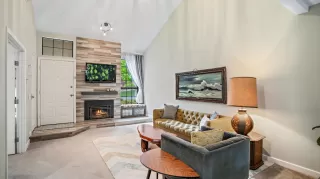 Photo #4: 222050113 Listing