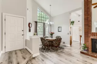 Photo #2: 222050124 Listing