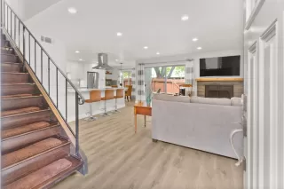 Photo #1: 222050244 Listing