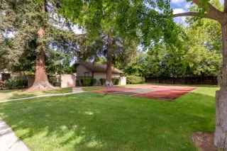 Photo #6: 222050342 Listing