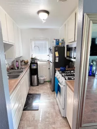 Photo #5: 222050443 Listing